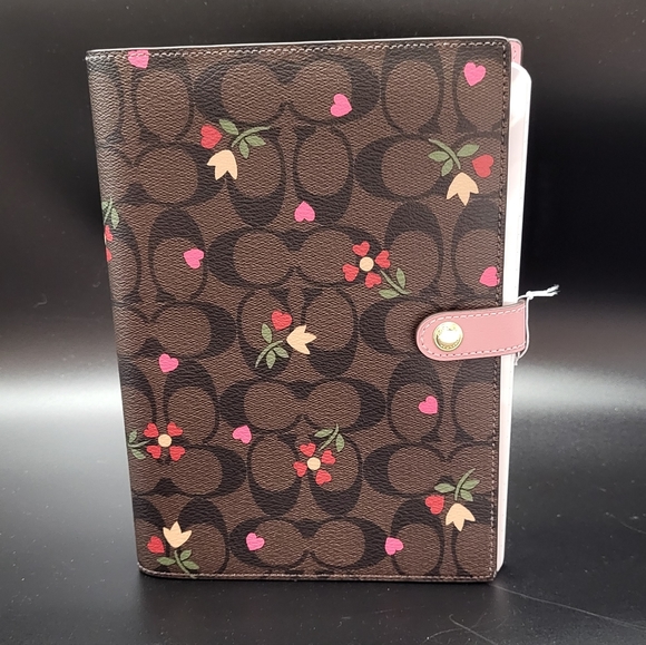 Coach Office Coach Valentines Day Giftnotebook In Signature Canvas